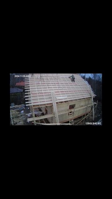 Видео с камеры строительства дома 8х8м от скальянс.рф