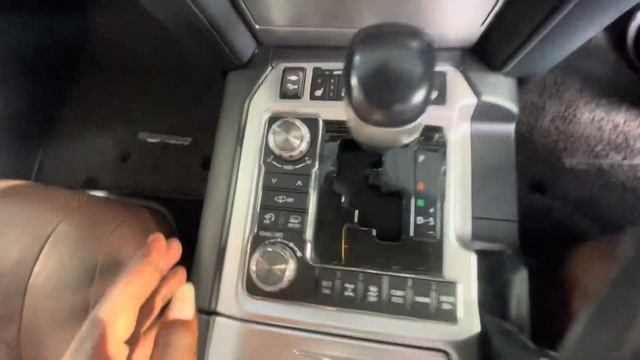 LANDCRUISER V8 FOREIGN USED-MASSIVE & LUXURIOUS-0725152722