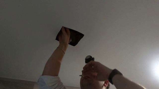Как правильно установить квадратный светильник в натяжной потолок