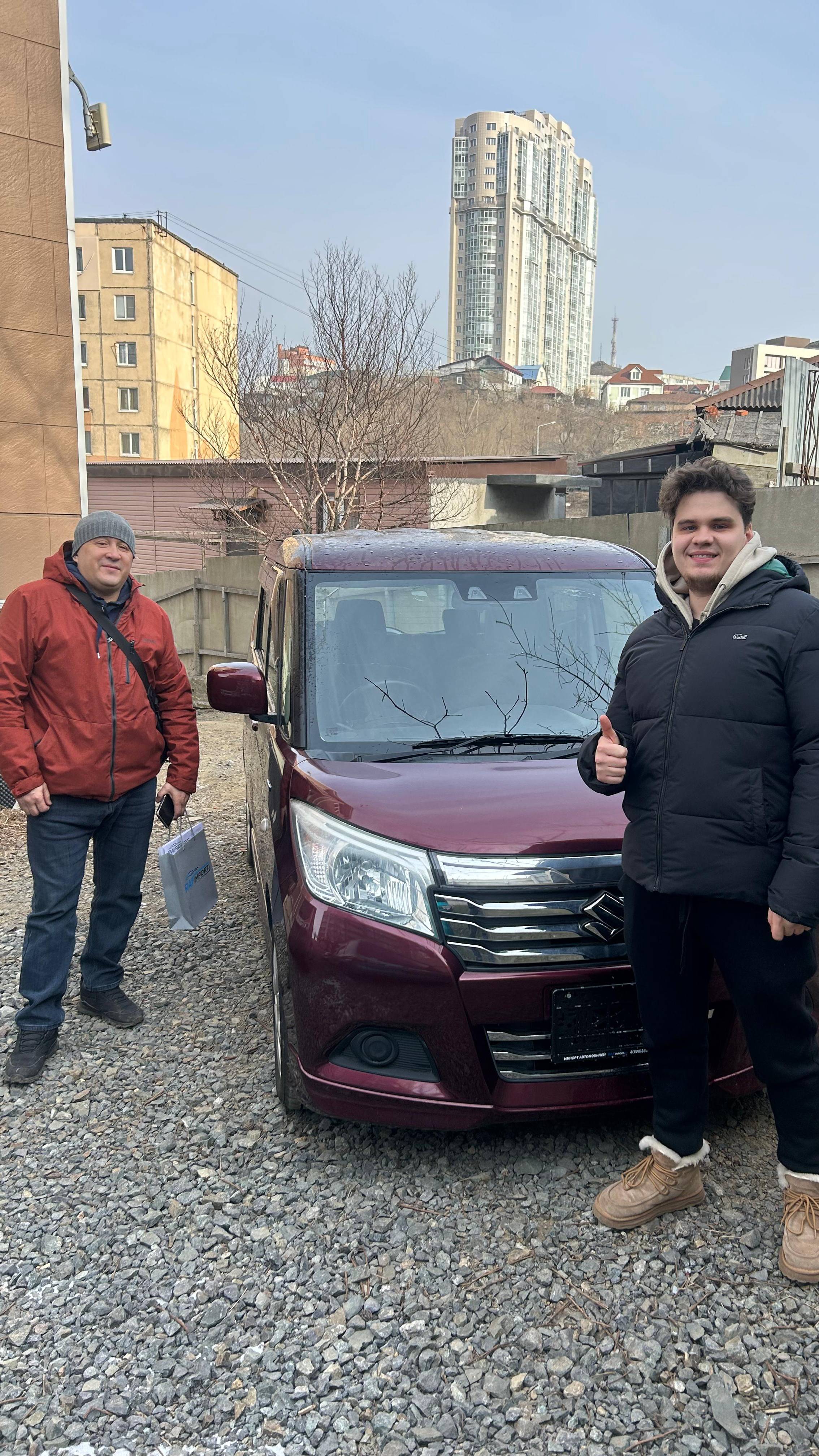Выдача автомобиля Suzuki Solio Hybrid