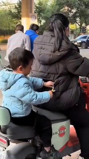 Тополиный пух, жара, июль..