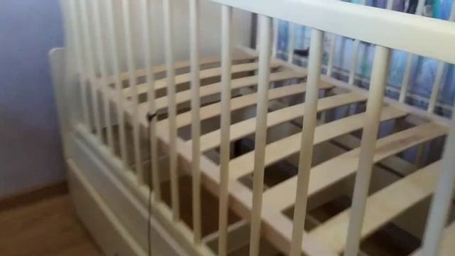 кроватка с маятником