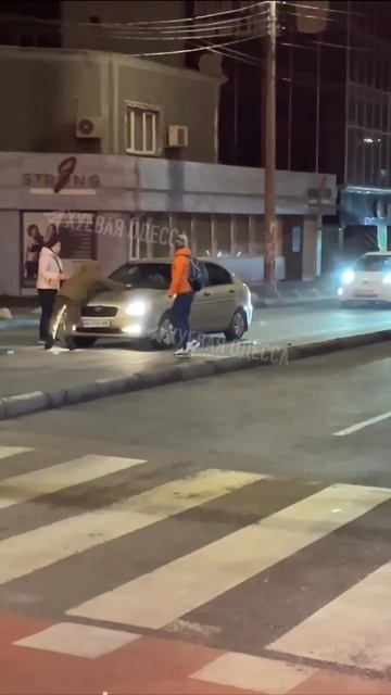 В Одессе автомобиль сбил ВСУ на протезе и уехал