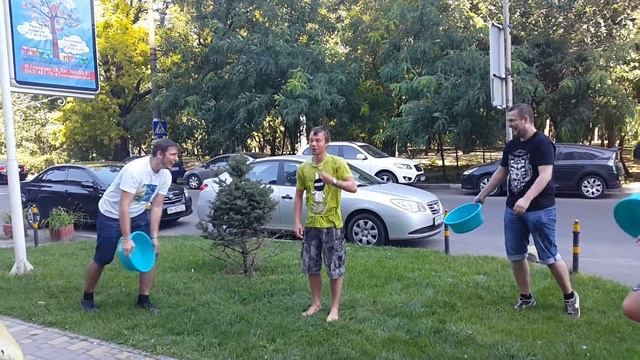 Вызов Ice Bucket Challenge от Владимира Полоника принял
