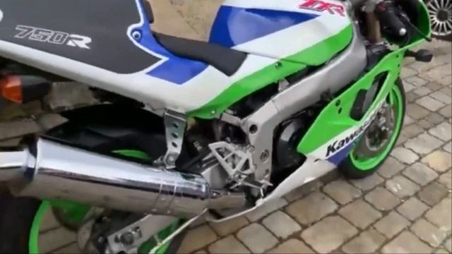 가와사키 상남자의 바이크 닌자 ZX7R 역사 탄생