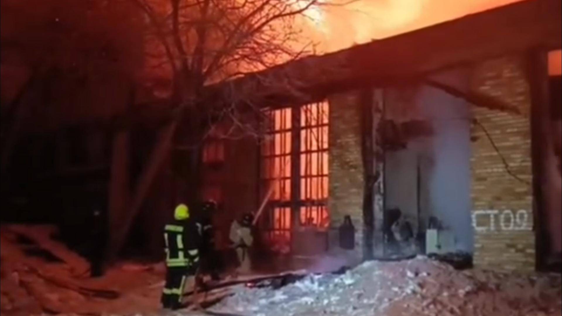 Крупный пожар на тысячу «квадратов» вспыхнул в Амурской области