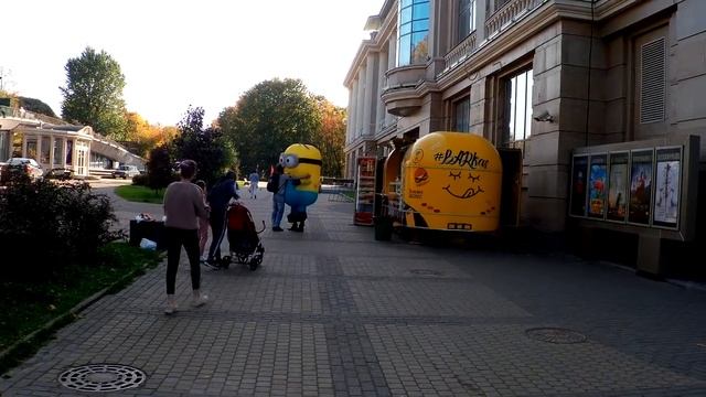 В попе детство заиграло =)))