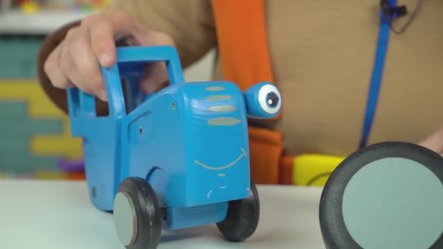 Собираем Синий Трактор I Развивающие видео для детей