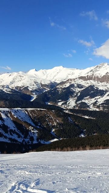 Отличный вид с северного склона горнолыжного курорта Архыз.