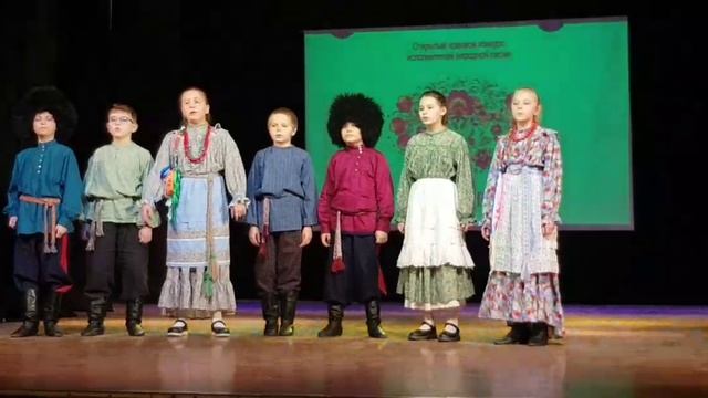 1. Невольно помнются походы
2. Запрягём мы жеребёнка...