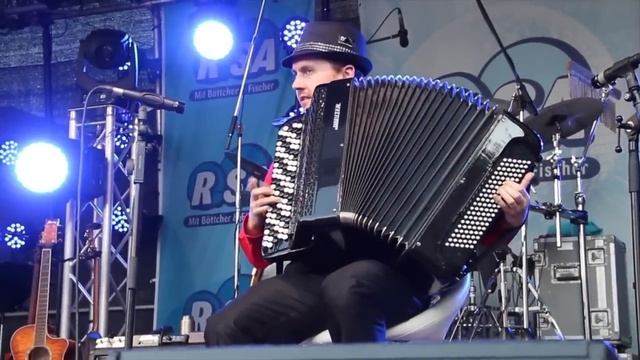 J.S.Bach - Toccata. Leipzig - 1000 years!!! Бах на Баяне!!!