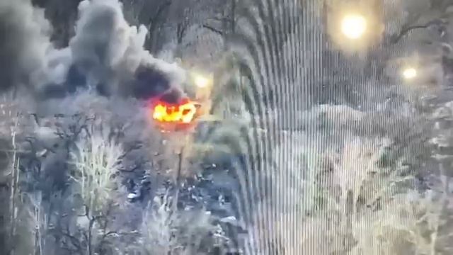 Зіл-131 зі складу СГ СЦКК "ЩАСТЯ", знаходився на мосту КПВВ, знищений у результаті обстрілу.