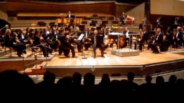 Philharmonie Berlin. Aydar Gaynullin (bajan)