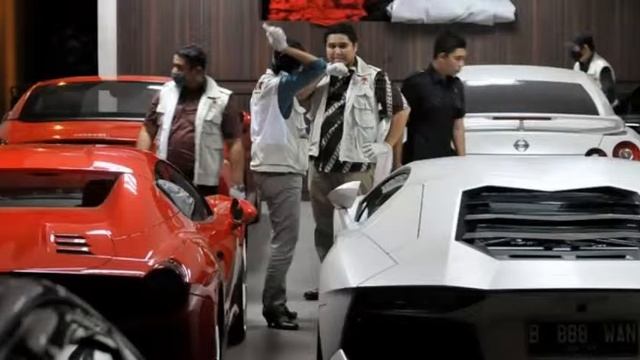 Mobil Mewah - Mobil Mewah Wawan Ratu Atut