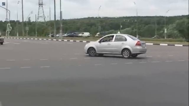 Разворот на регулируемом перекрестке