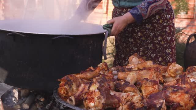 Kənd Həyatı. Making Bone Broth for Long Term Storage