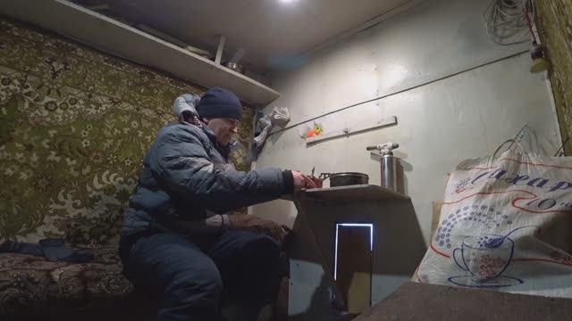 ИДУ в ДОМ на ЛЬДУ/ Ловлю РЫБУ НОЧЬЮ/ СИГ Сломал УДОЧКУ на пополам / Рыбалка на оз.ИНГОЛЬ!!!