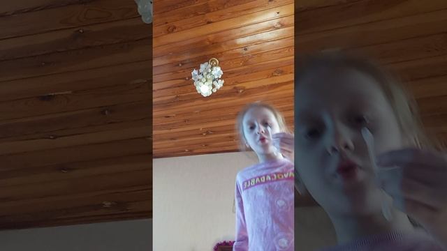 заказала много помад