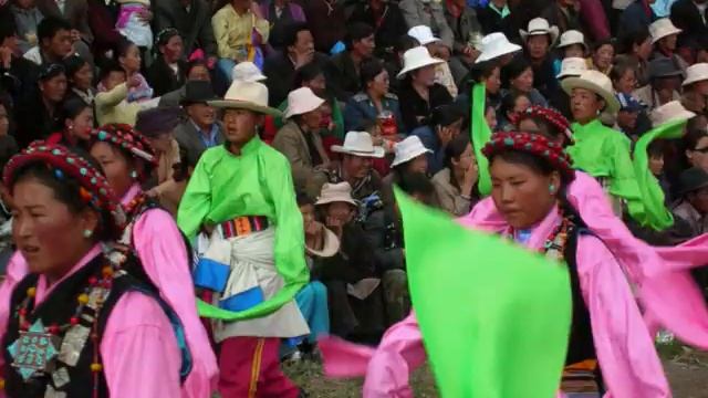 Tibet Horse-Racing Dance Festival