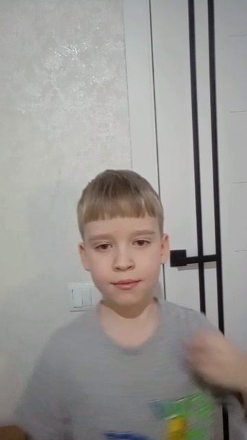 танцую под песню. янгер деньги звонят.