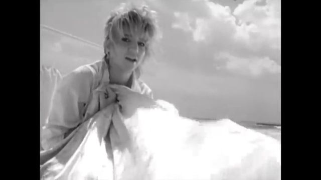 Debbie Gibson - Only in My Dreams