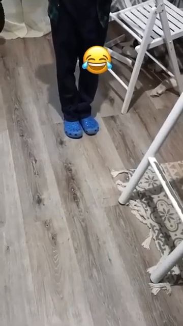 Хотел написать на доске ябеда