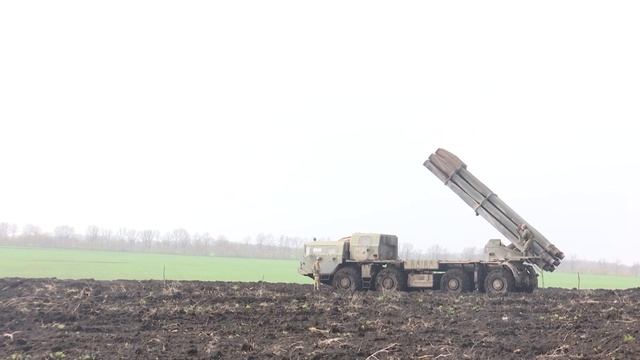Работа российского расчета РСЗО «Смерч», май 2022