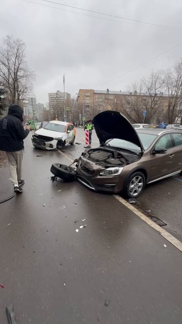 ‼️Водитель разбил сразу четыре автомобиля каршеринга‼️
