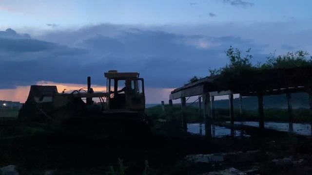 Срываем плиты на бульдозере!! Надёжно сделано!