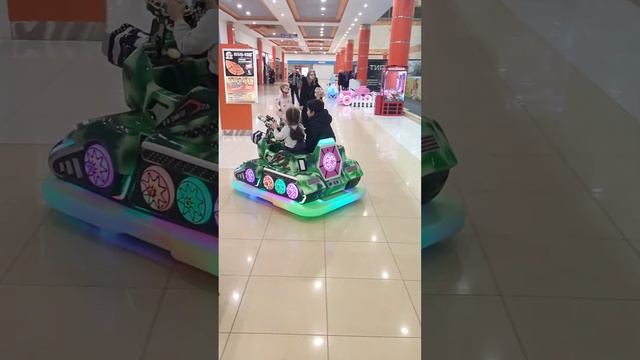 До конца!!!Танкисты чуть не снесли рекламный щит)))