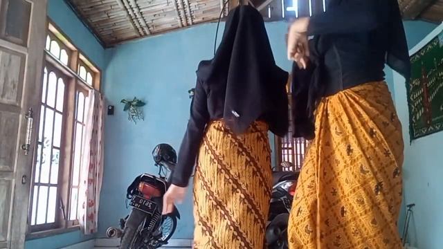 penampilan tari kreasi suwe ora jamu SMP NEGERI 1 KEMRANJEN