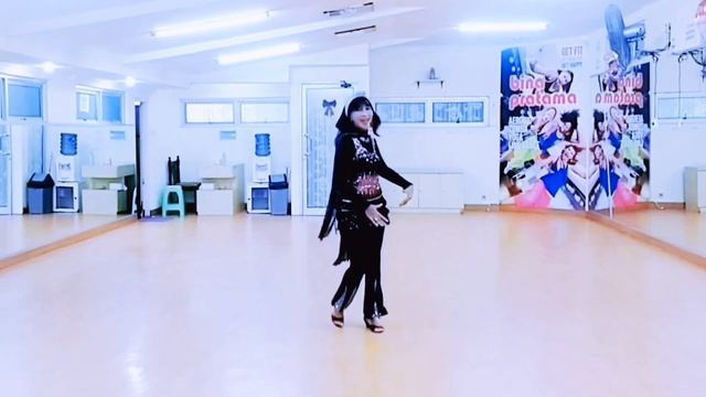 JUST A KISS ll Phrased Intermediate Line dance ll Choreographer: ASBAREBARE & WANDY HIDAYAT