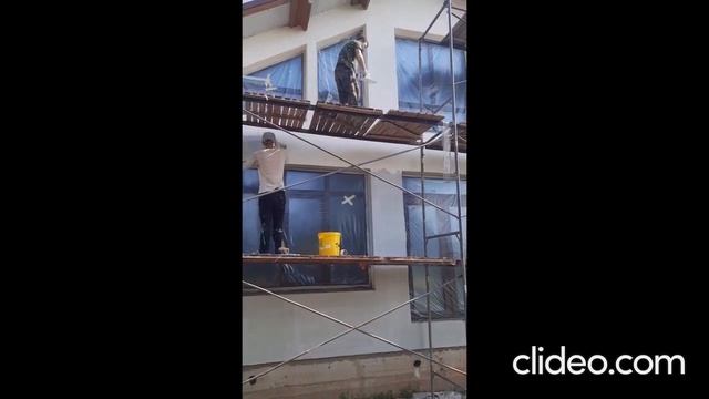 Отделка фасада дома, декоративная штукатурка камешковая. Обзор объекта.
