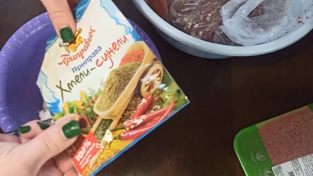БЕРУ 4 КГ. МЯСНОГО ФАРША И ДЕЛАЮ ФРИКАДЕЛЬКИ, ЕЖИКИ, КОТЛЕТЫ, ТЕФТЕЛИ, ЛЮЛЯ-КЕБАБ И ДР.