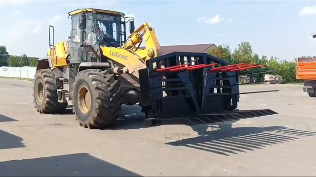 Вилы раскладные для силоса на фронтальный погрузчик шириной 4320мм УНИПРОМ