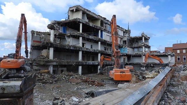 2016-04-28 Zeitraffer Abbruch Hertie Stade Update Hitachi ZX 470 longfront 350 250 Wist Abbruch