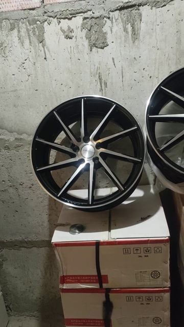 Vossen CVT R17 7.5 et35 5x100