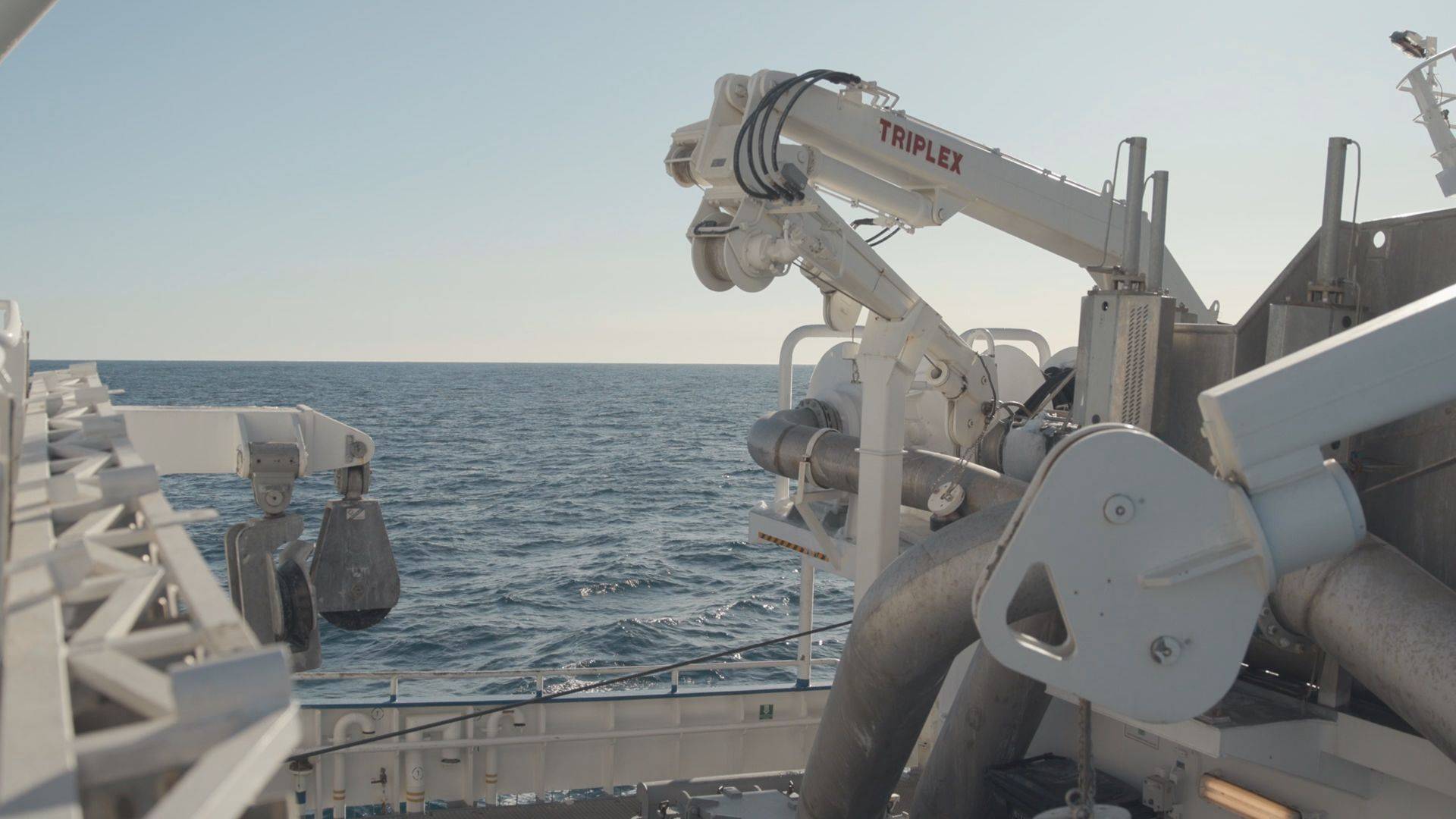 МОРЕ МАНИЛО К СЕБЕ