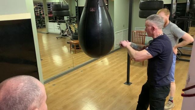 🔪🥊 Мешок скажет тебе правду: Синхронизируй удар и клинок!