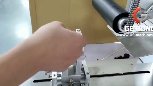 Door window locker part semi automatic flat  side labeling machine