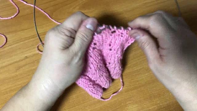 Объёмные широкие дорожки спицами, вяжутся очень просто