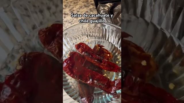 Salsa de cacahuate 🥜 y chile guajillo. #parati #salsasmexicanas #cacahuate #recetas #salsaroja