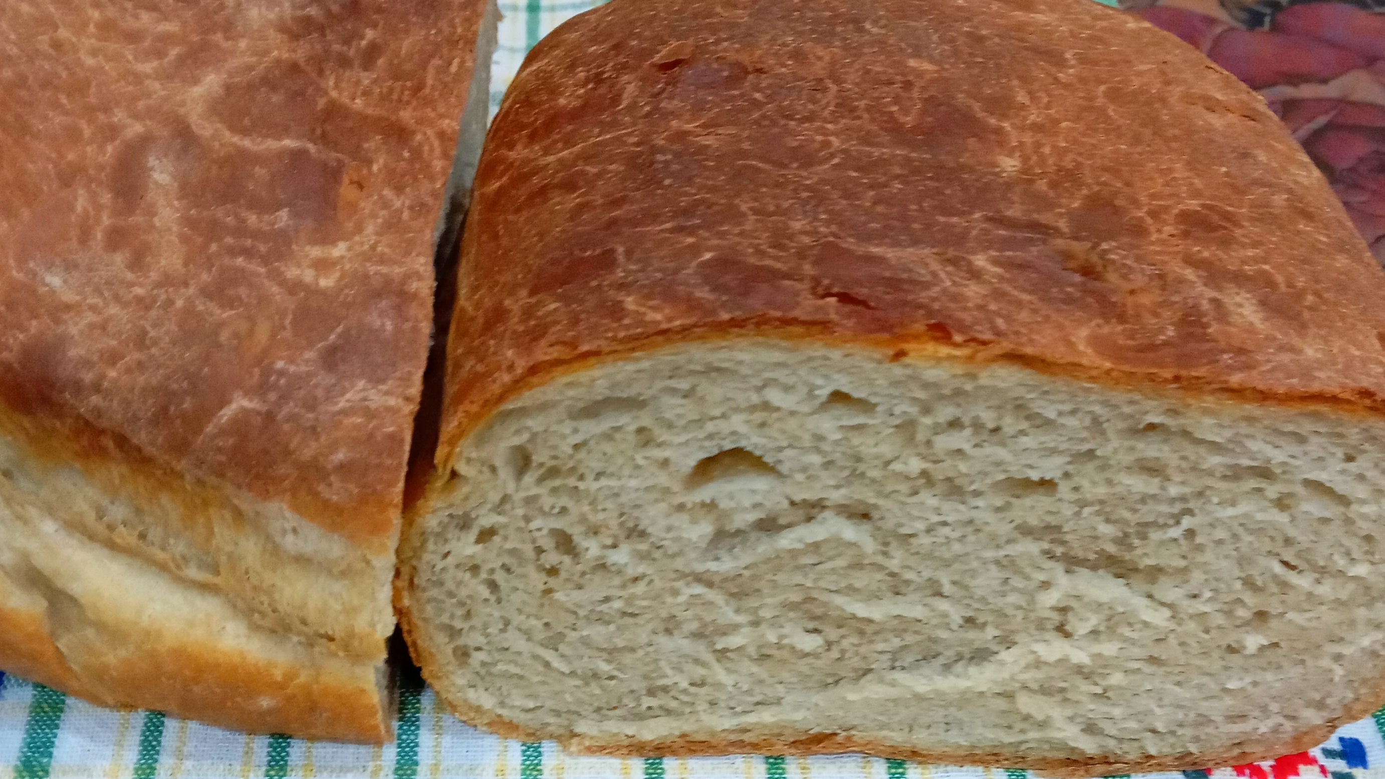 Домашний хлеб из цельнозерновой и пшеничной муки. Просто, вкусно и доступно.
