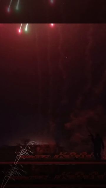 🎆 САЛЮТ В ВЕЛИКОЙ НОВОСЕЛКЕ 🇷🇺

Воины-танкисты 5 ОТБР ВС РФ устроили импровизированный салют в че