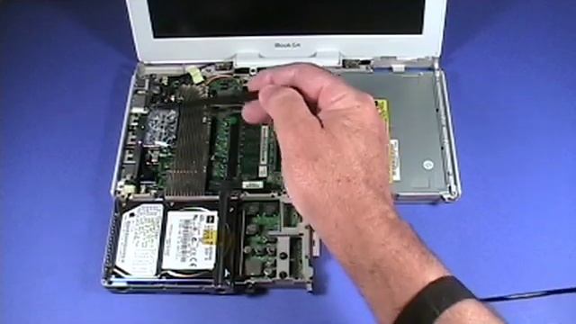 Apple iBook G4 12"/14" Take Apart Instructions Guide 2 of 3