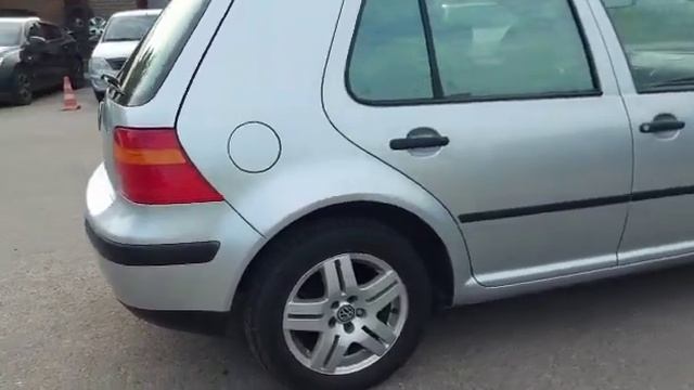 VOLKSWAGEN GOLF 2000 год. 1.6 АВТОМАТ цена 270 т.р.