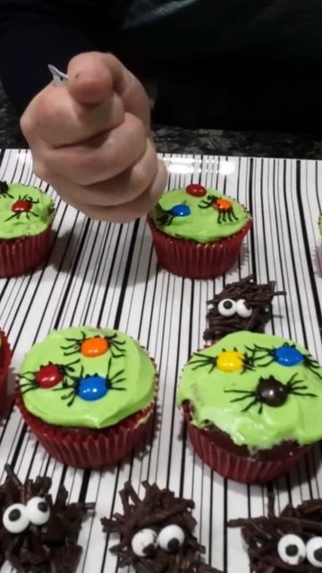 Halloween spider cupcakes#shorts