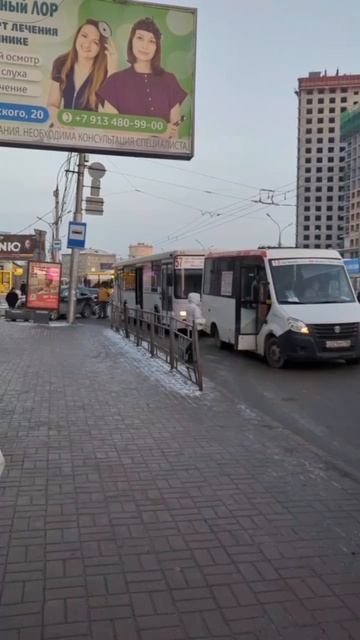 Площадь Маркса- это центр главного транспортного узла левобережья г. Новосибирска.