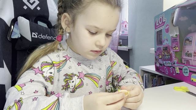 Лайк Диана играет в куклы LOL