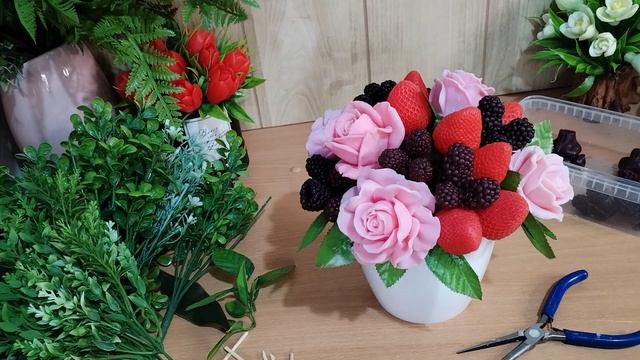 Мыловарение /Розы с ягодами/вкусный букет 😊